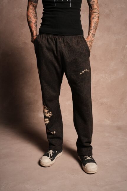 Mickey Mouse Pyramid Bigelow Sweat Pants in Darc Brown Leopard